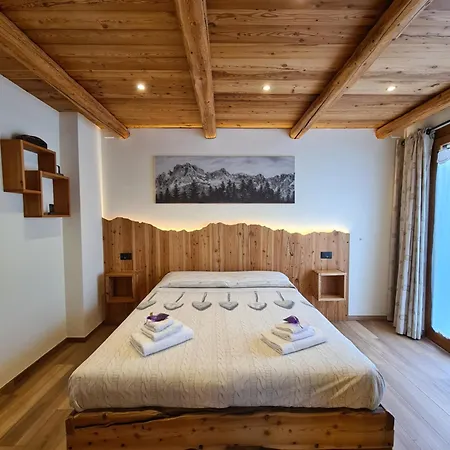 Apartment La Maison. La Roccia Dello Stambecco Bardonecchia
