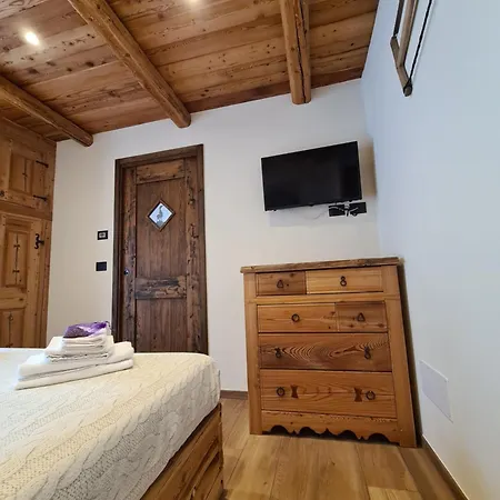 Apartment La Maison. La Roccia Dello Stambecco *