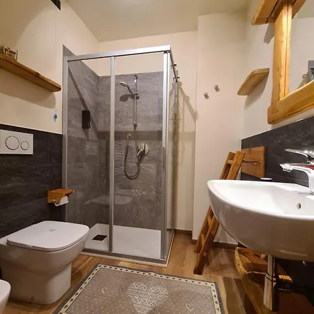 La Maison. La Roccia Dello Stambecco *