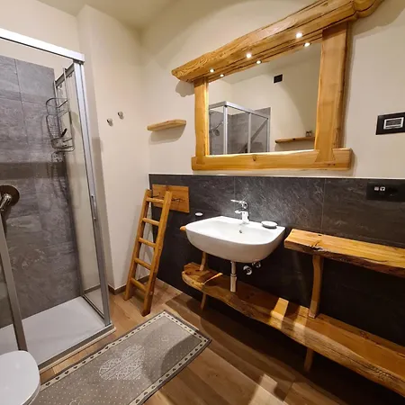 La Maison. La Roccia Dello Stambecco Apartman