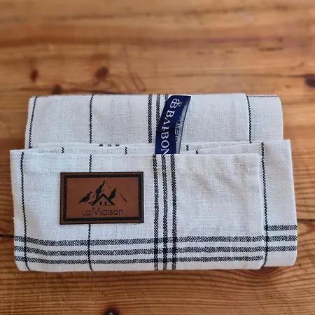 La Maison. La Roccia Dello Stambecco Apartmán