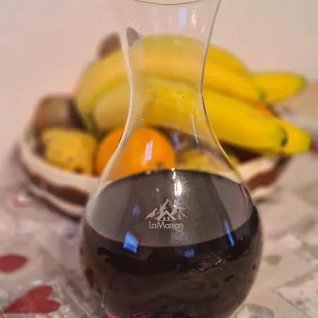 La Maison. La Roccia Dello Stambecco Apartman *